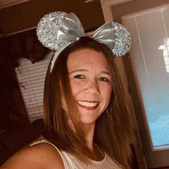 Meet your Posher, Amanda - Picture 2 of 7